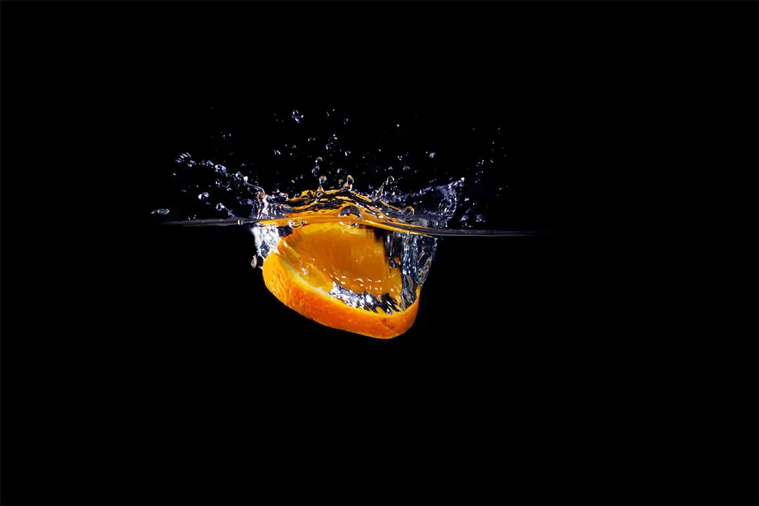 splashy orange einzelne orangen scheibe